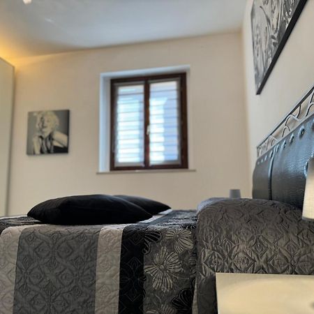 Family Stylish Apartment Norcia Exteriör bild